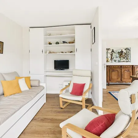 Appartement 120 M De La Plage- Pour 4 - Balcon